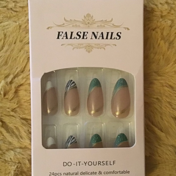π₯2for15$π₯French manicure style reusable false nails - Picture 4 of 7